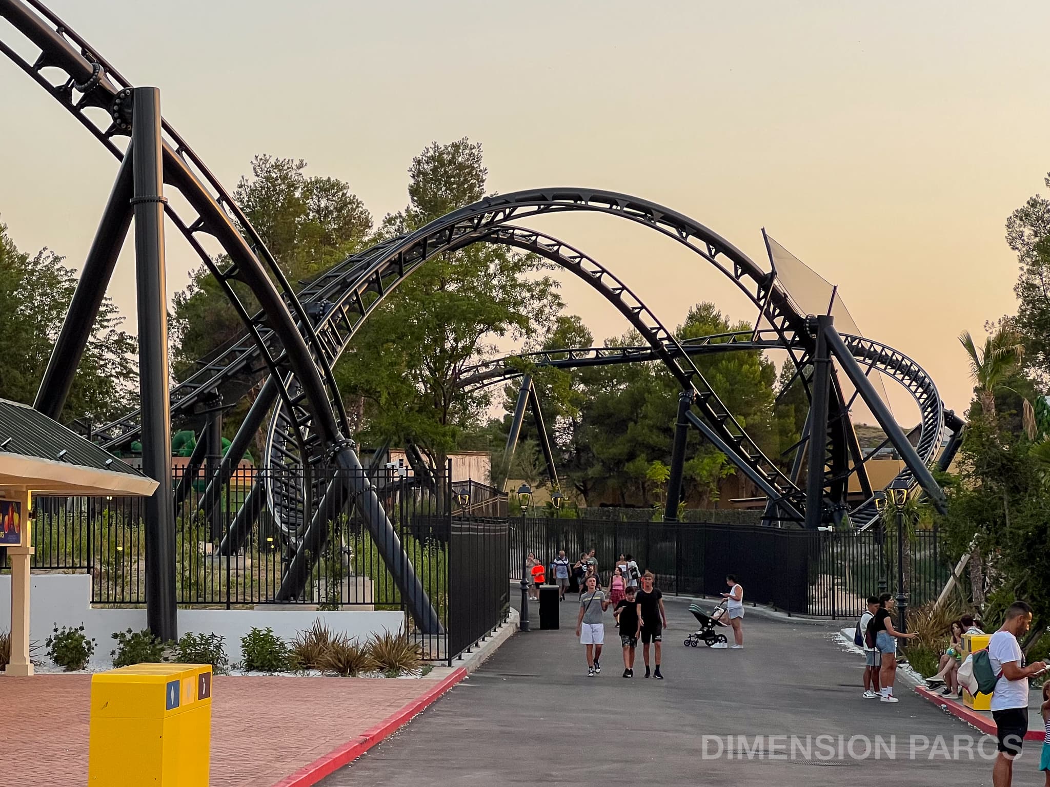 Circuit de la montagne russe Batman Gotham City Escape à Parque Warner Madrid
