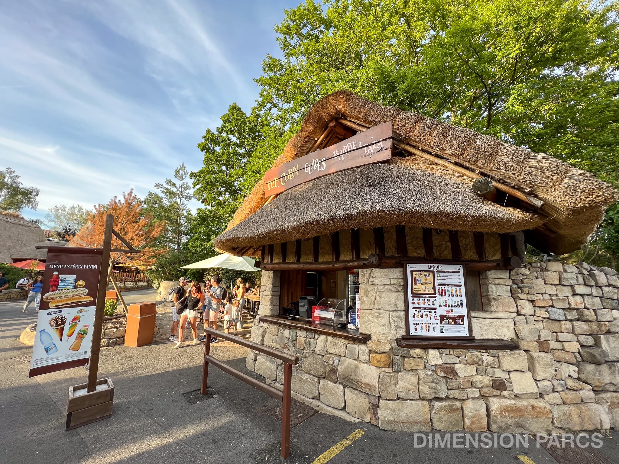 Kiosque "Menhir" au Parc Astérix