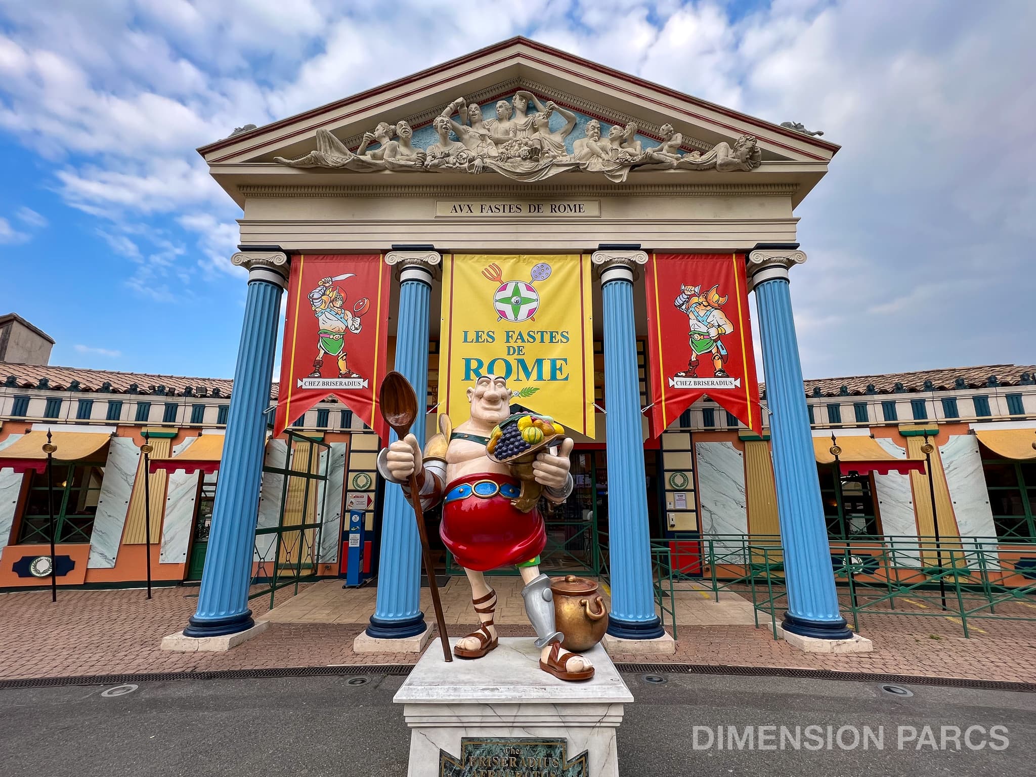 Devanture du restaurant Les Fastes de Rome au Parc Astérix