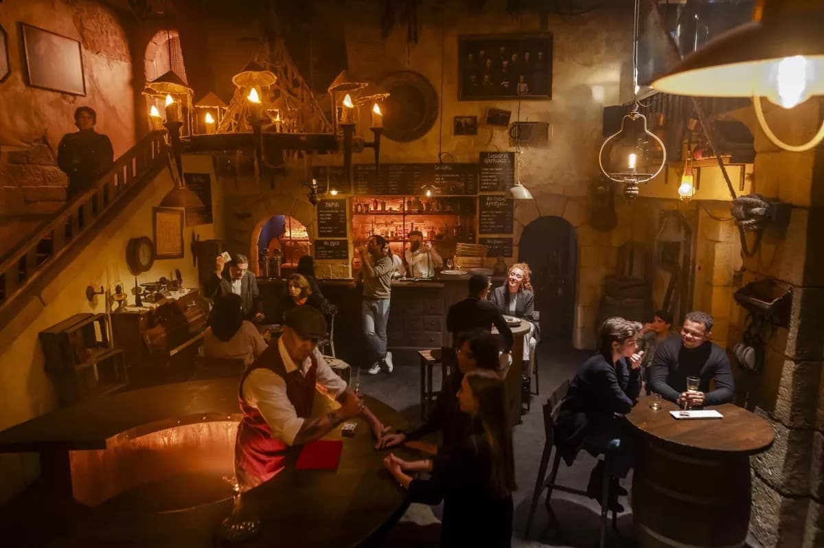 Intérieur du bar du Sanglier Borgne.