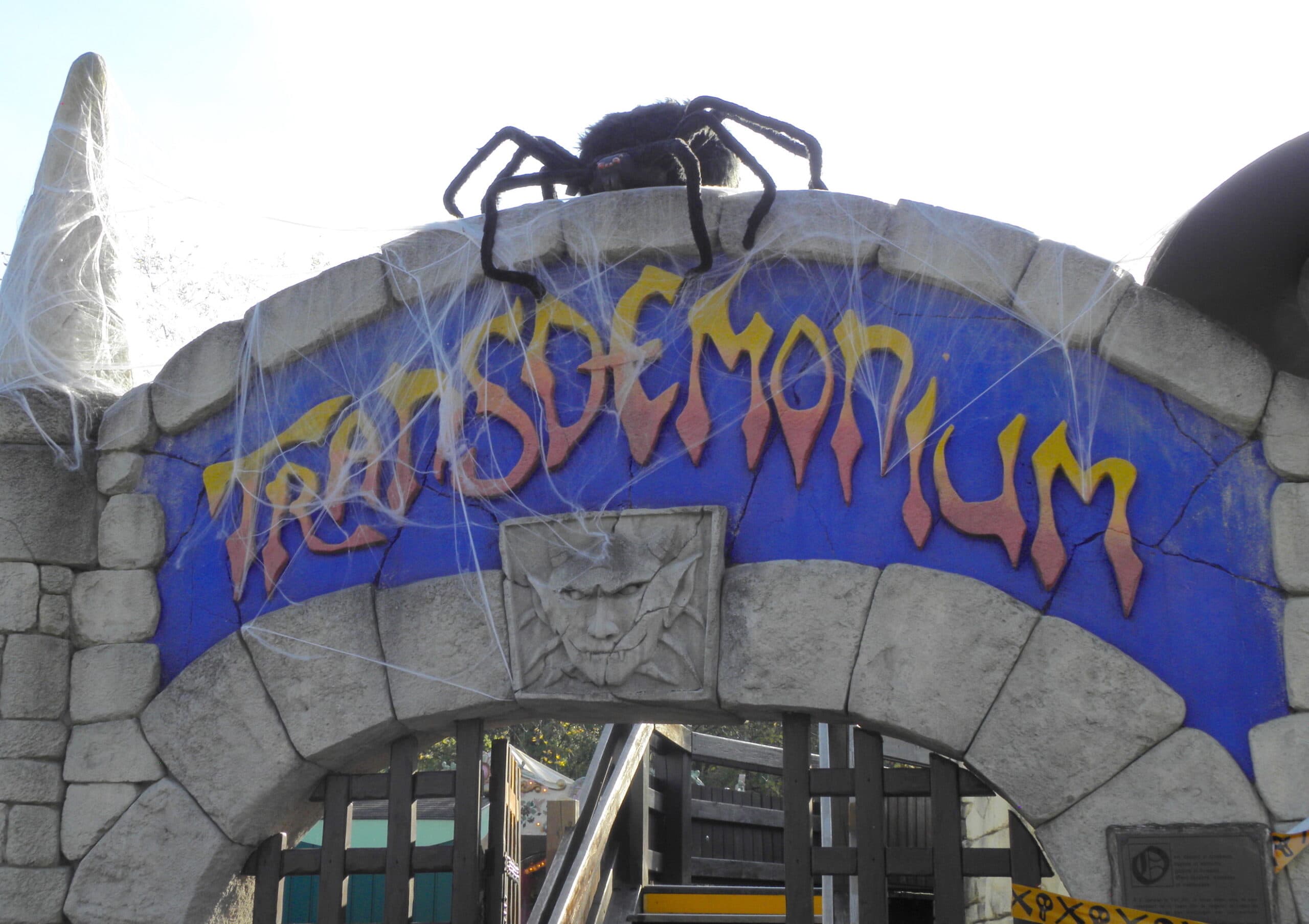 Enseigne du Transdemonium