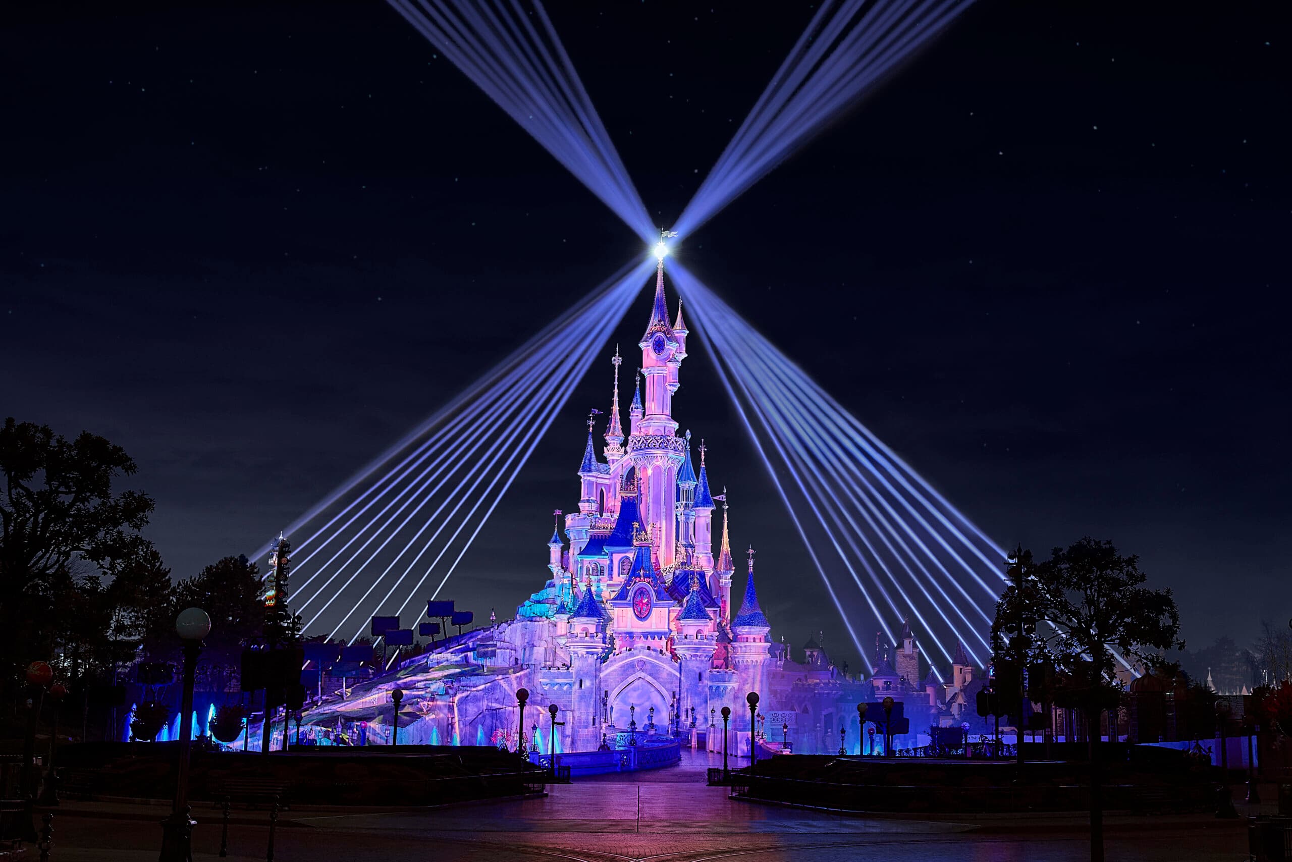 Ce qui rend unique Disney Tales of Magic, le nouveau spectacle nocturne de Disneyland Paris